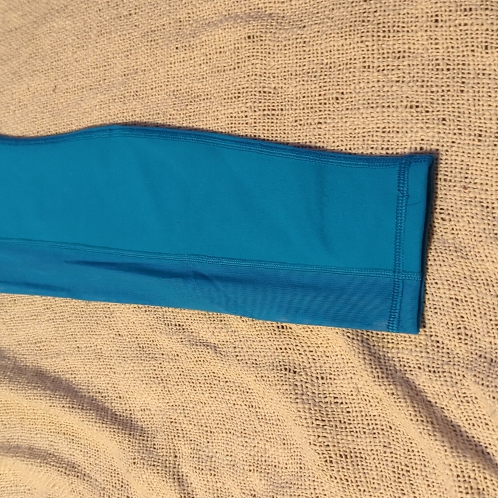 New With Tag Fabletics Mila High-Wasted Pocket Leggings - Picture 4 of 8